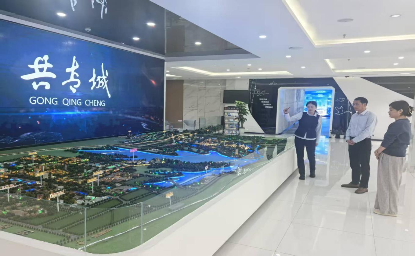 區(qū)國(guó)投集團(tuán)赴贛皖兩地基金小鎮(zhèn)考察取經(jīng)  助力鳳霞基金小村構(gòu)建金融服務(wù)新高地