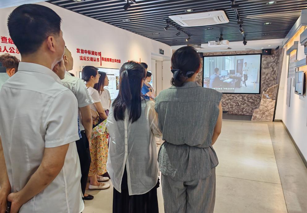 屯溪區(qū)國投集團(tuán)黨委開展慶祝中國共產(chǎn)黨成立104周年系列活動